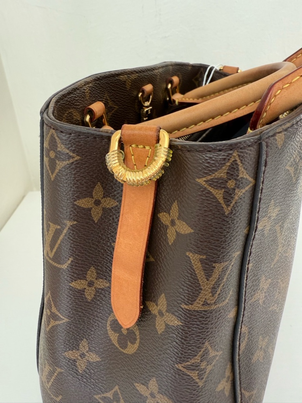 LOUIS VUITTON Monogram Montaigne BB - Picture 3 of 11